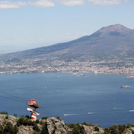 Hotel Lucia Castellammare di Stabia Exterior foto